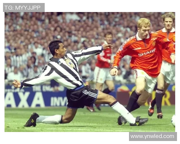 秘鲁足球传奇明星的辉煌历程与成就揭秘