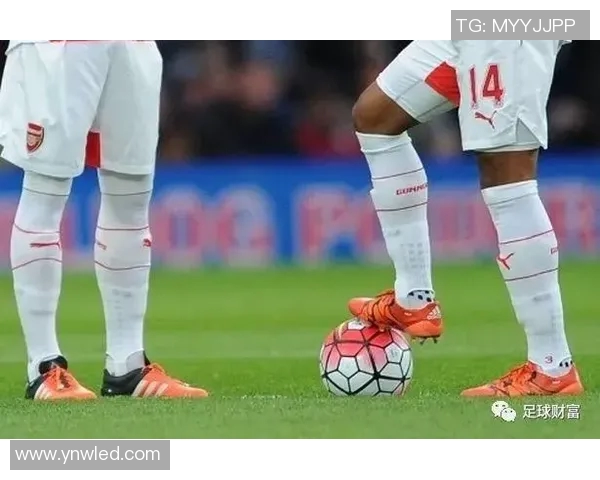 足球明星比赛期间如何巧妙补充能量与营养的秘密揭秘