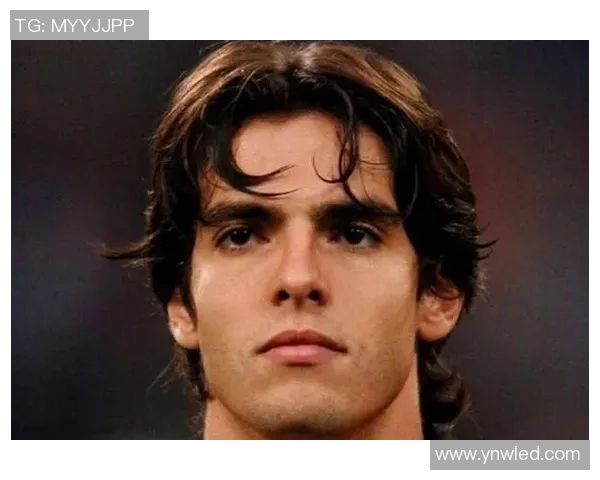 巴西足球明星卡卡因伤缺席重要比赛球迷纷纷表示惋惜